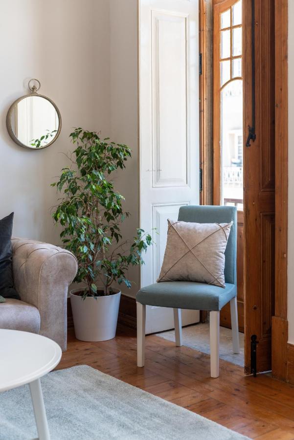 Privilege Alianca Da Silva In The Heart Of Apartment